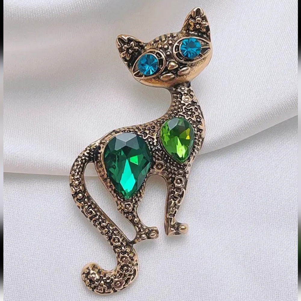 Elegant Cat Brooch with Green and Blue Gems